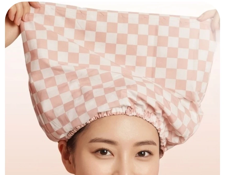 긴 머리까지 넉넉하게 감싸는 만듬 방수 헤어캡 오버사이즈 착용 장면